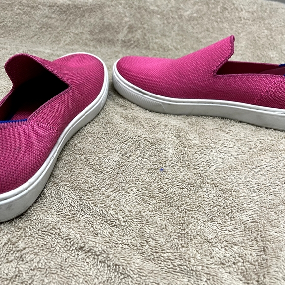 Rothy kids size 3 pink  🫧 gum 💗 Runs small. We recommend going a whole size up - Picture 6 of 9